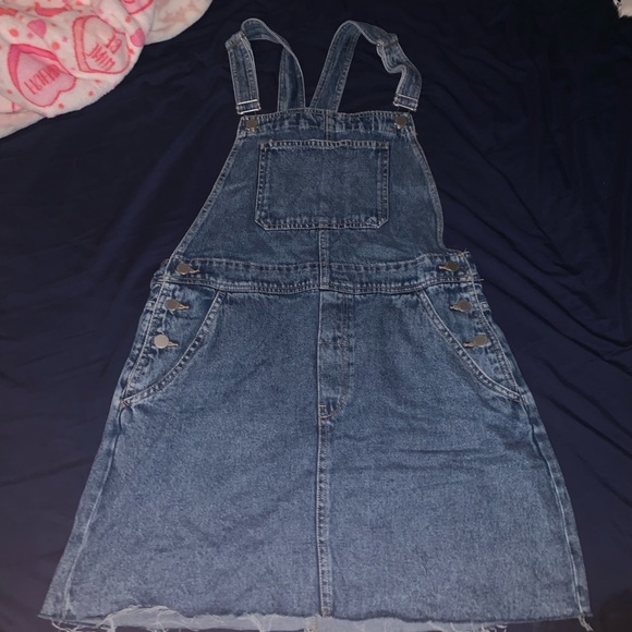 H&M Dresses & Skirts - Denim skirt overall size US 8 H&M Dresses & Skirts - Denim skirt overall size US 8